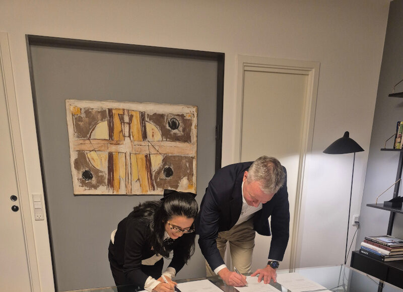 Representantes de Dinamarca y Colombia formalizan.