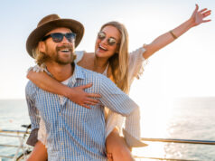 Proteja su audición en vacaciones: recomendaciones para disfrutar de los viajes y las actividades de temporada